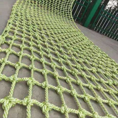 Fireproof and anti fall rope net